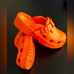 Rouge Sandals - Size 7 Wms